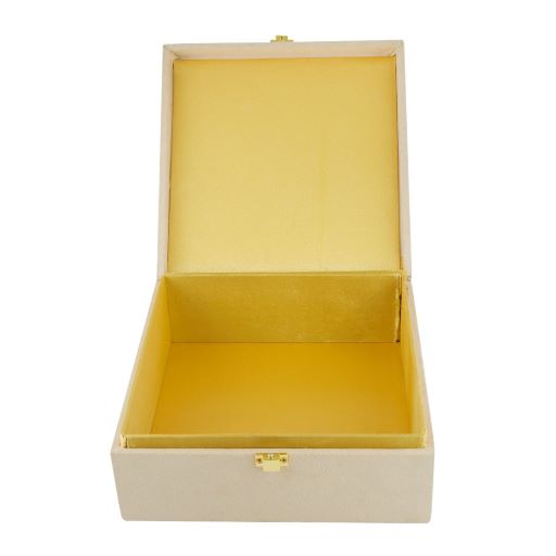 natural and artistic